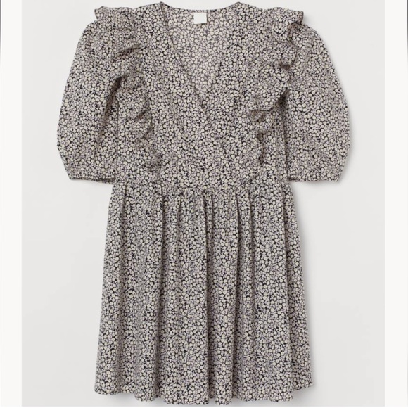 H&M Dresses & Skirts - h&m ruffled v-neck faux wrap puff sleeve black ditsy floral dress